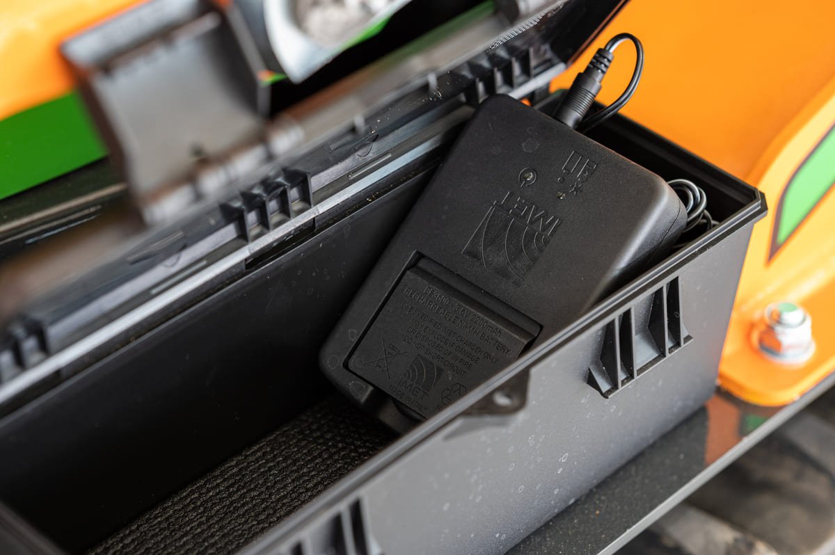 Compact remote pushing